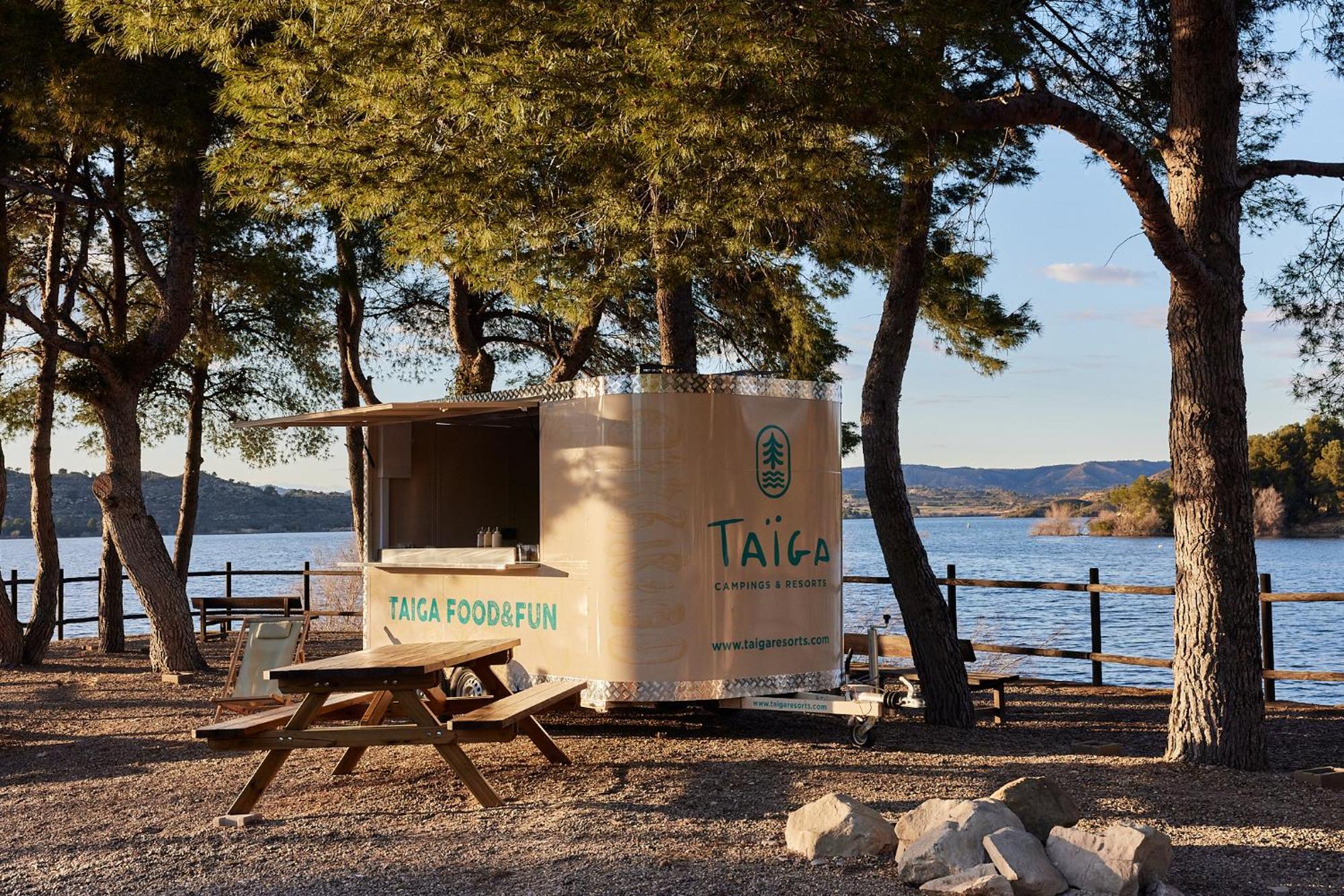 Taiga Lake Caspe Extérieur photo